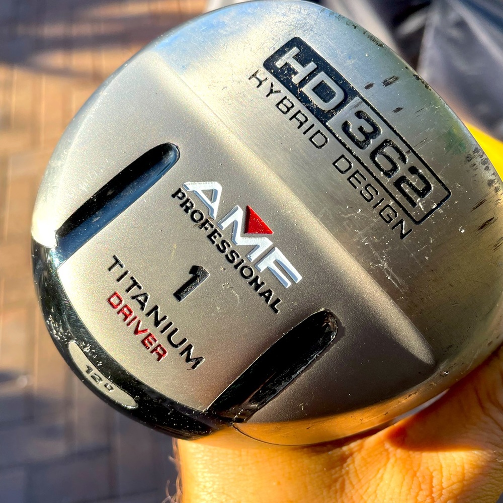 Woman’s Titanium driver AMF HD363
12 in right Handed